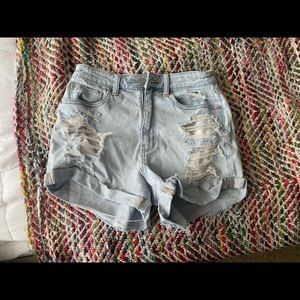 American Eagle jean shorts. Size 6. Super cute color and style!